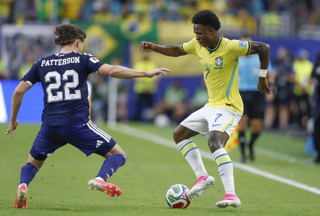 Vini Jr. atuando contra Escócia 