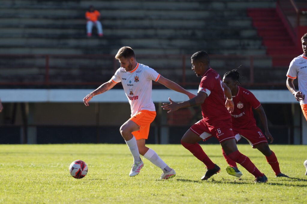 Augusto Guse durante a partida entre América e Nova Iguaçu pela Copa Rio 2026