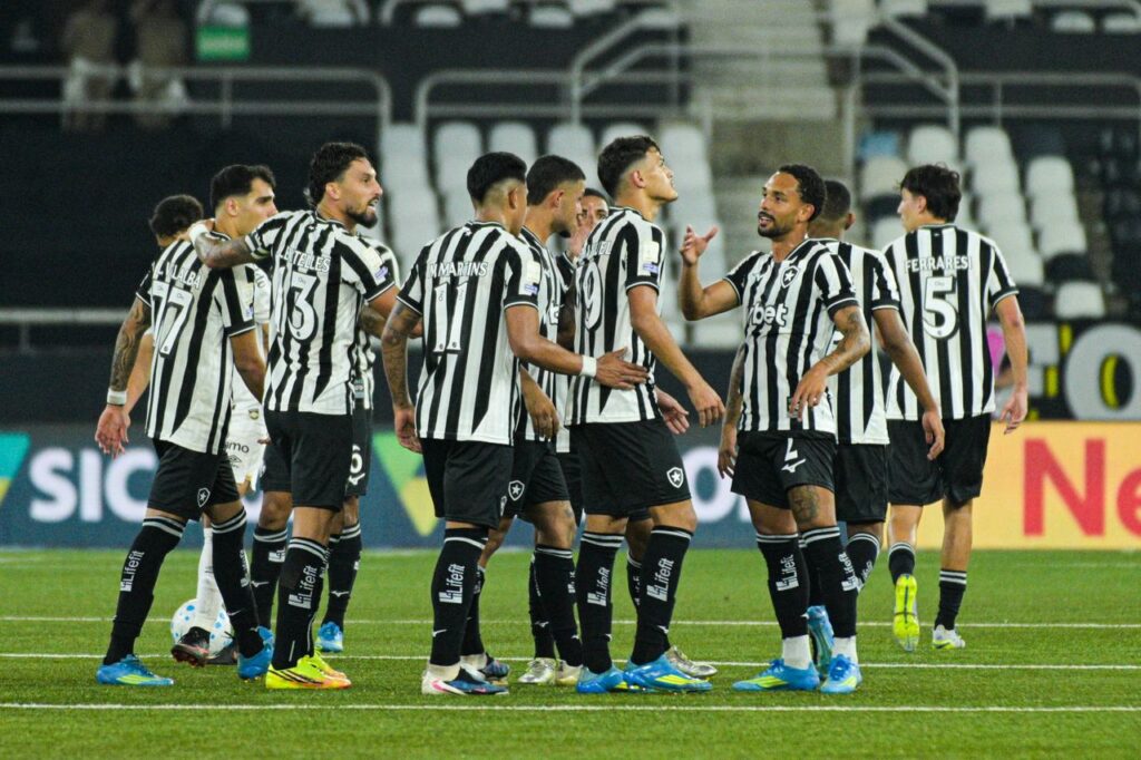 Jogadores do Botafogo durante a partida entre Botafogo e Santos